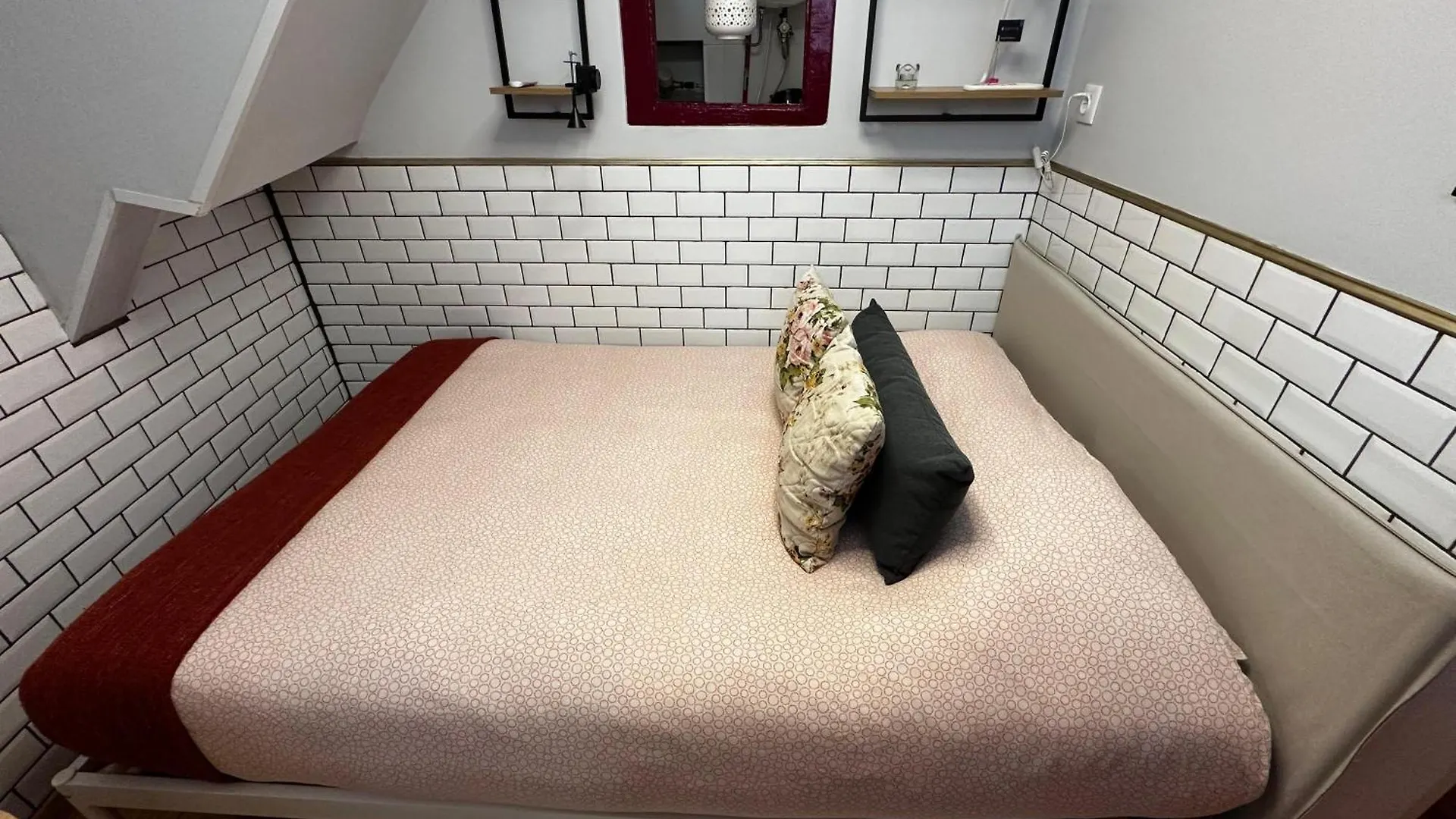 Lisbon Underground Apartment