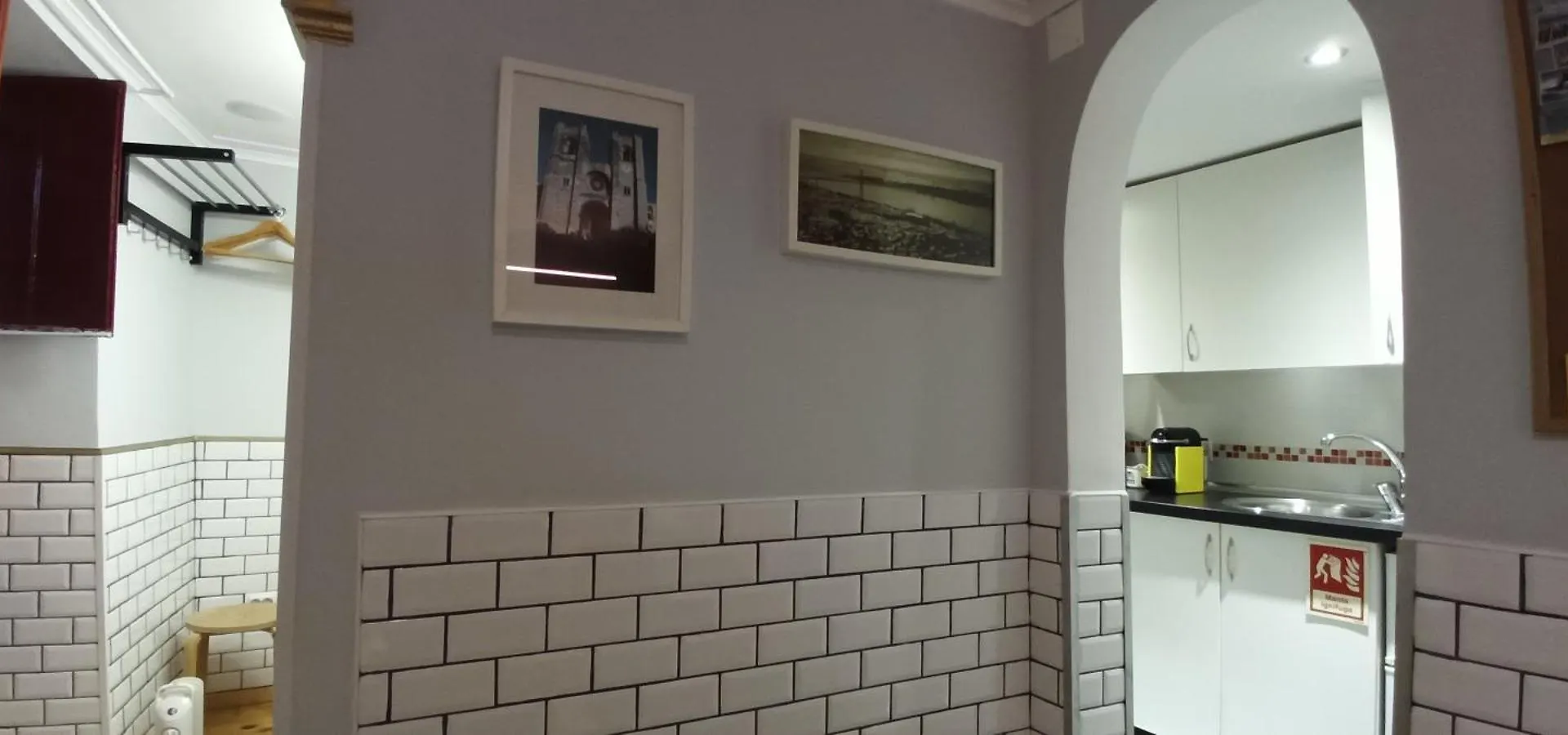 Lisbon Underground Apartment 0*,  Portekiz